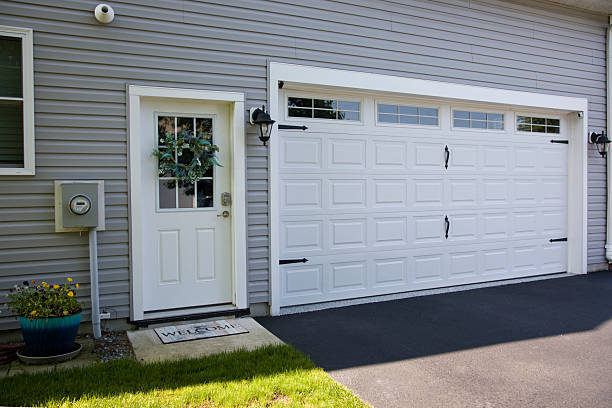 24/7 Emergency Garage Door Panel Replacement experts in Brown City, MI